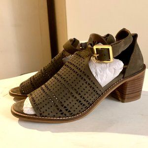 DIBA Crate 2 Laser Cut Heel Taupe Suede Size 7